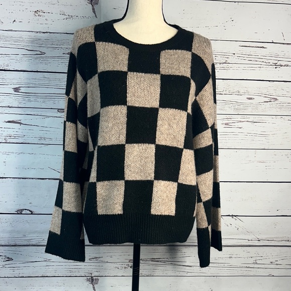 Vince Camuto Sweaters - Vince Camuto Black and Tan Checkered Sweater